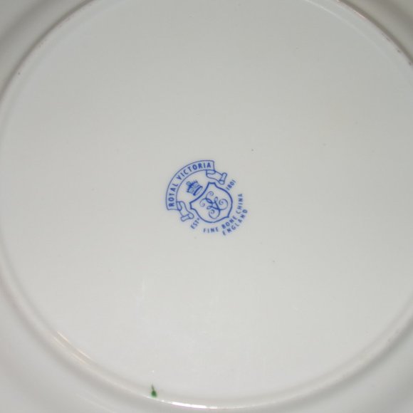 vintage fine bone china royal Victoria sandwich plates  . - Picture 2 of 2
